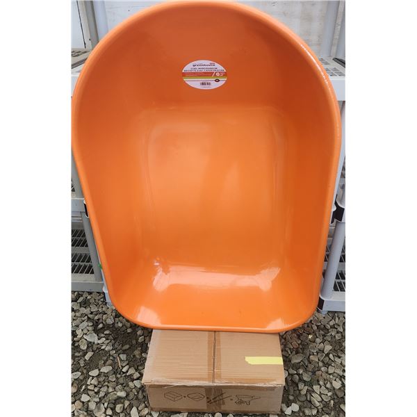 324 -- METAL WHEELBARROW