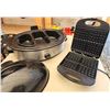 Image 2 : 338 --RIVAL ROASTER OVEN, BLACK AND DECKER WAFFLE MAKER