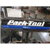 Image 2 : DOUBLE ARM BIKE REPAIR STAND PARK TOOLS PRS-2.2