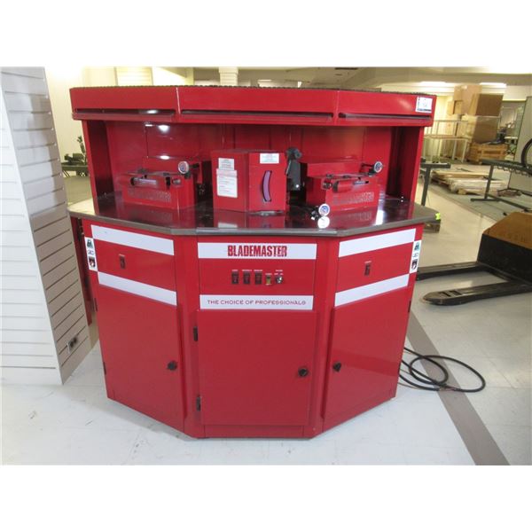TRIPLE STATION SKATE SHARPENER BLADEMASTER PLA3HYB