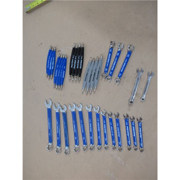 LOT: 33 COMBINATION WRENCHES ASST.