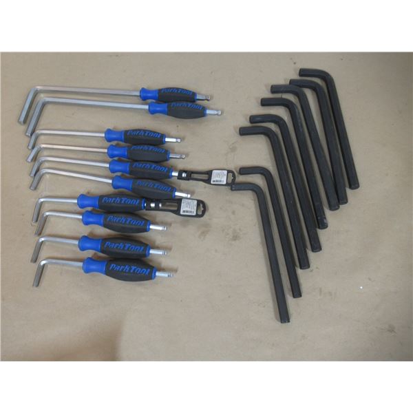 LOT: 18 HEX WRENCHES
