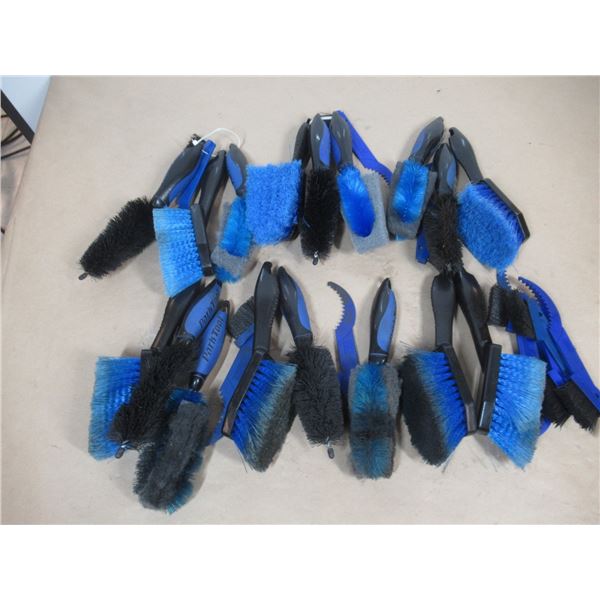 LOT: 27 BROSSES ASST