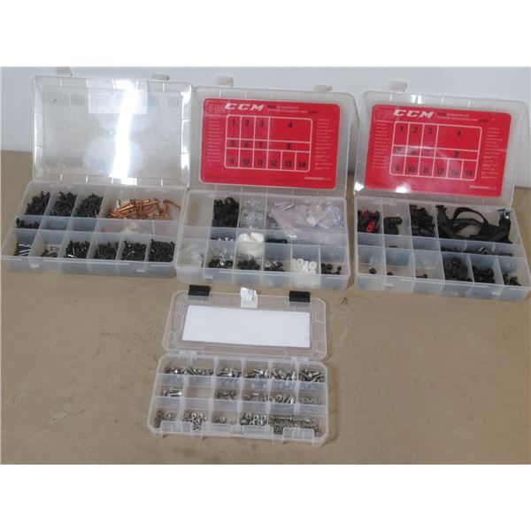 LOT: 4 KIT D'ACESSOIRES (PATINS/CASQUES/BICICLES) ASST