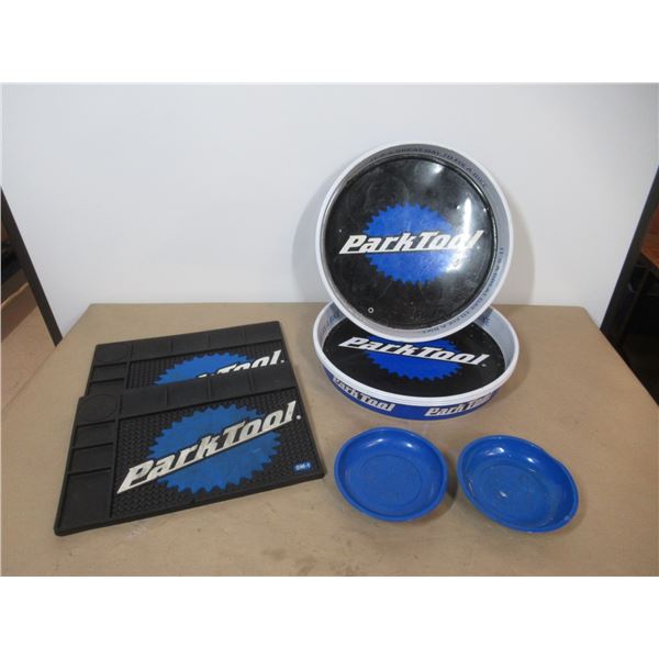 LOT: 8 WORKBENCH MAT'S AND TRAYS PARK TOOL ASST.