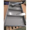 Image 2 : METAL DRAWER 24"x48"x5"