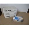 Image 1 : BOX OF 100 PRE-POWDERED DISPOSABLE VINYL GLOVES-SM