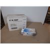 Image 1 : BOX OF 100 PRE-POWDERED DISPOSABLE VINYL GLOVES-SM