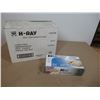 Image 1 : BOX OF 100 PRE-POWDERED DISPOSABLE VINYL GLOVES-SM