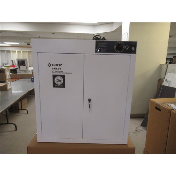 EYEWARE SANITIZING CABINET