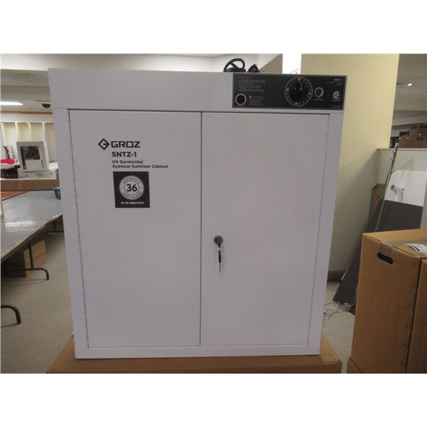 EYEWARE SANITIZING CABINET