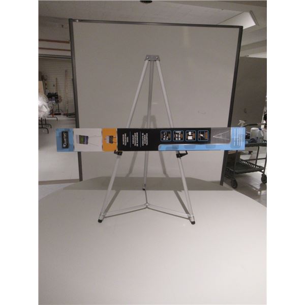 TELESCOPING EASEL 34"-64"*DENT POSSIBLE*