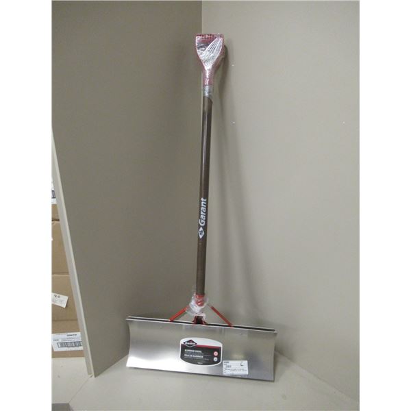 LOT: 2 SNOW SHOVEL * POSSIBLE DENTS