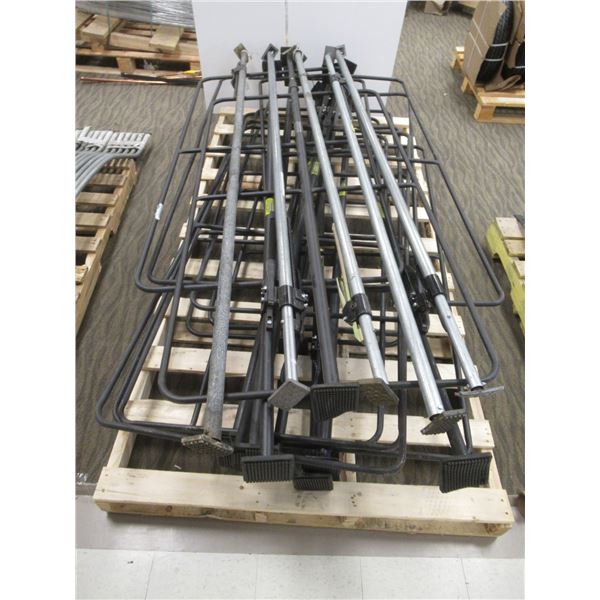 LOT: 15 CARGO RODS / CAGES