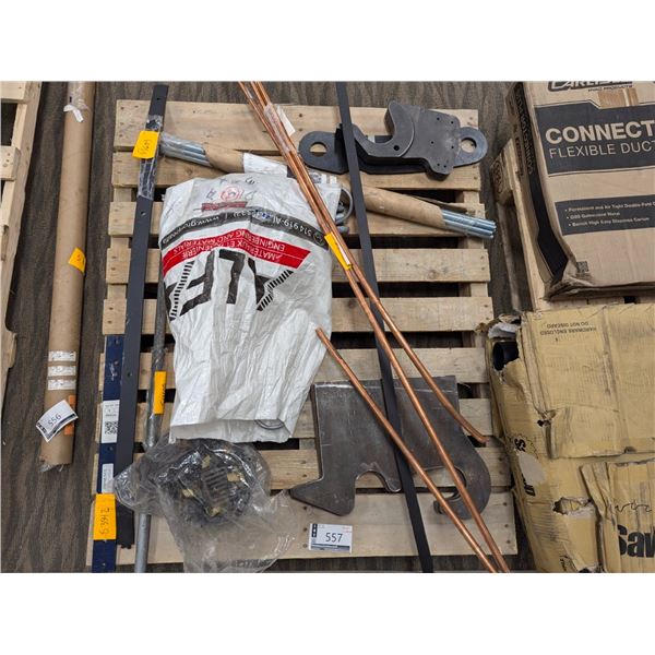 LOT: PIECES EN METAL ASST