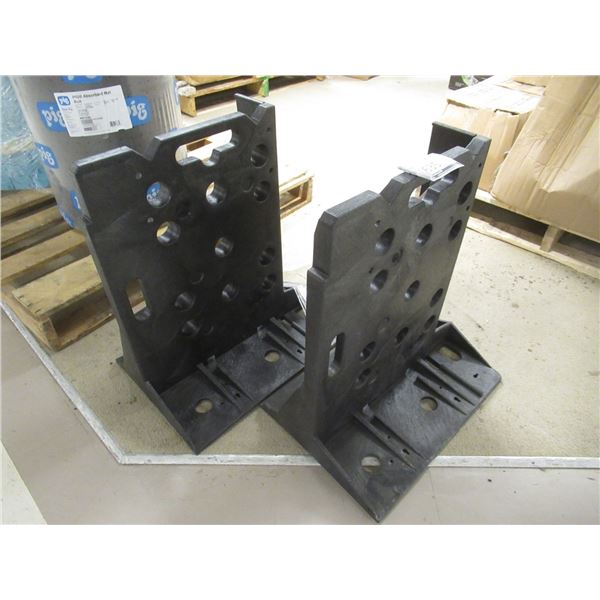 PAIR OF WIRE RACK