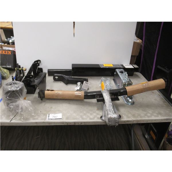 LOT: TRAILER HITCHES/PARTS ASST