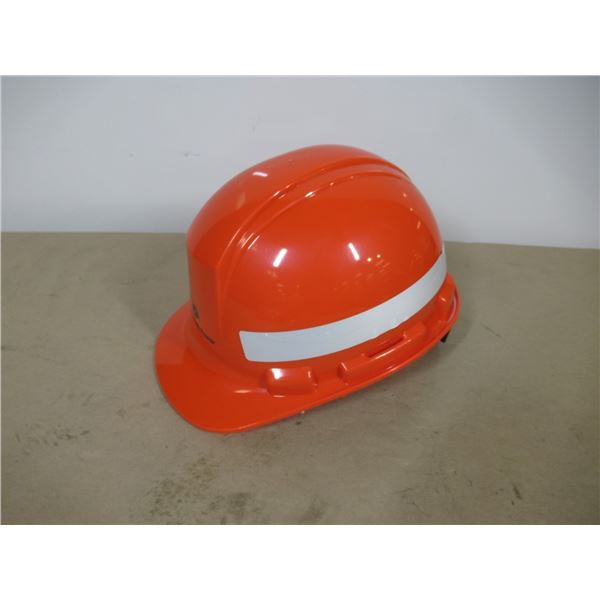 LOT: 12 ORANGE HARDHATS
