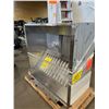 Image 1 : Fume Hood