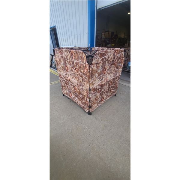 SET OF FOUR  DUCK/GOOSE HUNTING BLINDS PANEL - ADJUSTABLE  HEIGHT -INTERLOCKING H POCKETS
