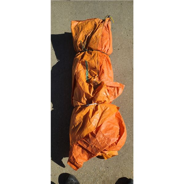 OUTFITTERS TENT 12 X 14 X 36 - LIGHTWEIGHT  C/W METAL TUBING METAL FRAME