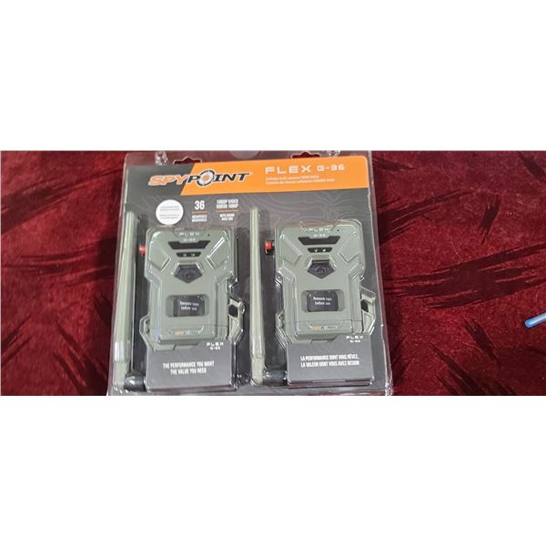 OUTFITTERS 12 X14 WALL TENT GREAT SHAPE C/W CHIMNEY RING AND WINDOWS