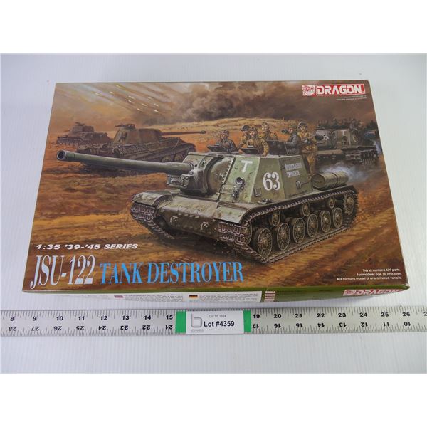 1:35 1939-45 Series JSU-122 Tank Destroyer (unopened)
