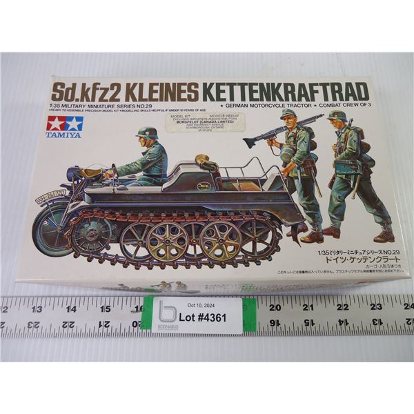 1:35 Military Miniatures No.29-German Motorcycle Tractor-Combat Crew of 3