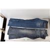 Image 1 : (2) Pairs Of Guess Jeans Around Size 30 - 31