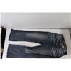 Image 4 : (2) Pairs Of Guess Jeans Around Size 30 - 31