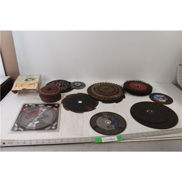 Assorted Circular Saw Blades and grinding Discs, 5" 24 Grit Steel Sanding Discs