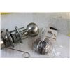 Image 5 : (4) Yale Door Knob Sets