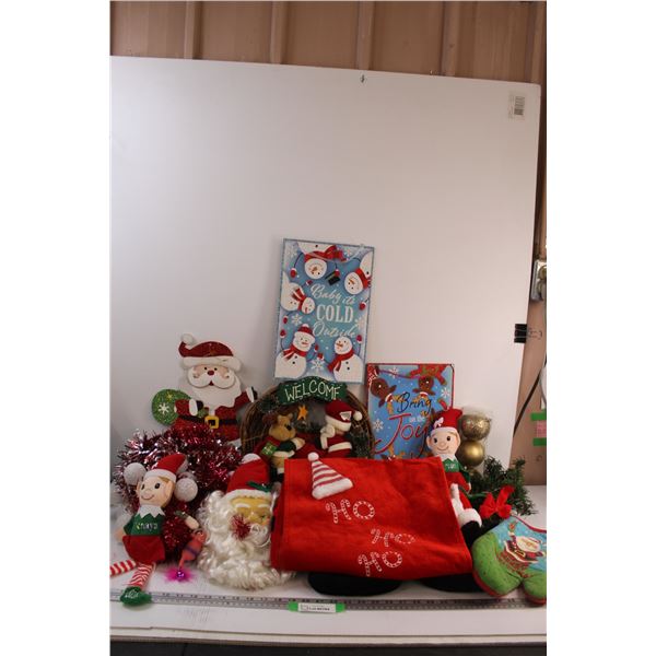 Christmas Lot: Santa, Wicker Wreath, Signs, Decor - in Tote (No Lid)
