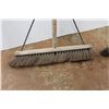 Image 7 : * (2) Push Brooms, Mop, Extended Sander