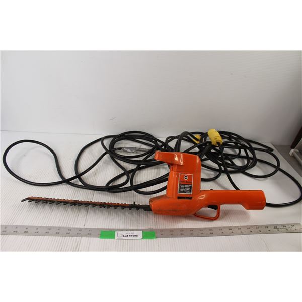Black and Decker 13" Double Edge Hedge Trimmer - Tested Powers On