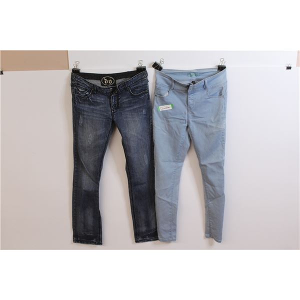 (2) Pair of Jeans (size 30 - Size 9)