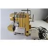 Image 3 : Singer Ultralock Surger 14U64A  (working)