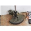 Image 3 : Worx Electric Weed Wacker with Extra Batteries and Charger - Tested Powers On