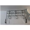 Image 2 : Cookie Sheet, Pyrex Casserole, Ceramic Serving Dish and Wired Rack