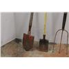 Image 4 : *(2) Garden Shovels, 3-Prong Fork and Garden Cultivator