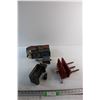 Image 1 : 3'' Utility Vise and Sears 6 1/2'' Carpenters Bench Vise