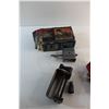 Image 2 : 3'' Utility Vise and Sears 6 1/2'' Carpenters Bench Vise