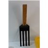 Image 8 : Measuring Cups, Spatulas, Butcher Knives and Assorted BBQ Tools