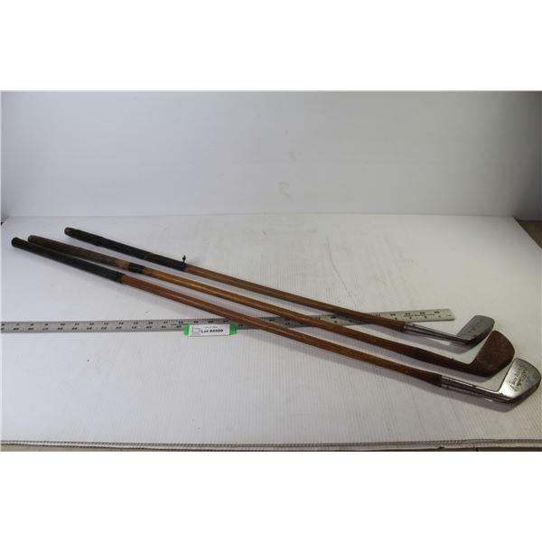 *(3) Vintage Right Hand - Wooden Handled Golf Clubs (Carnoustie - Dundee)