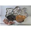 Image 1 : (7) Moulded Cake Pans