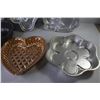 Image 2 : (7) Moulded Cake Pans