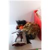 Image 2 : *72 Liters Tote and Assorted Halloween Costumes and Decorations