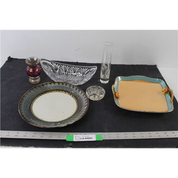 (2) Small Vases, (2) Decorative Plates,