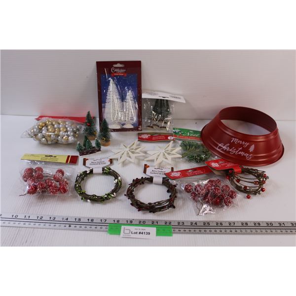 Christmas Lot: Berries, Mini Tree Ring, Mini Tree Decor, Misc.