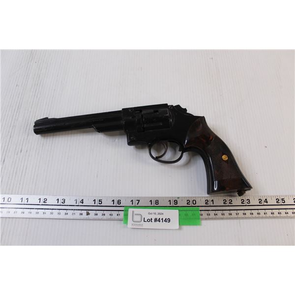 Crosman Model 38 - (Pellet Gun) CO2 Powered Hand Gun (Cocking Lever Broken & Right Side Grip Missing